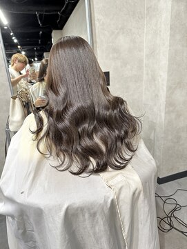 スワン アサヒカワ(SWAN ASAHIKAWA) 【旭川美容室】赤みのないブラウンは透明感を生む。