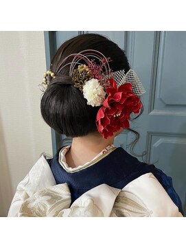 キュア(CURE) つるっとシニヨン♪