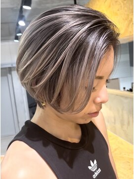 ネハス(nehus.) ショート×バレイヤージュ