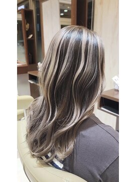 ヘアメイク アリエス 岩切店(HAIR MAKE aries) ホワイトバレイヤージュ 仙台 岩切 アリエス 20代 30代 40代