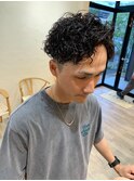 20代30代40代波巻きツイストスパイラル センターパート 暗髪黒髪