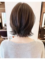 小顔イメチェン、ブルーグレージュカラーくびれレイヤーボブ