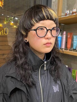 ナループロアオハナ(Nalu pu loa ohana) おん眉ロングパーマニュアンスパーマポイントカラー