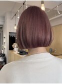 透明感ピンクベージュのボブヘア