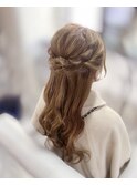 ねじりハーフアップ