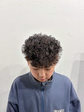 ユイト(uit) プードルパーマ