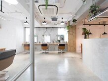 まずは二階へいらしてください☆[原宿/表参道/縮毛矯正/ボブ/髪質改善]