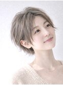 透明感アッシュの大人可愛いショート