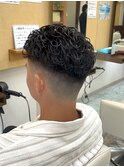 大人ヘア　フェードカット　メンズパーマ