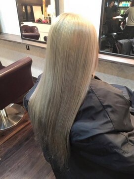 クレア ヘアー アーバン 本店(CREA hair urban) プラチナシルバー
