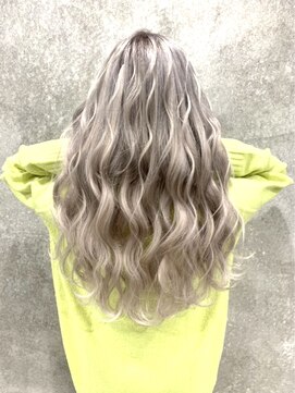 ニノ(nino) 【NINO】外国人風/ミルキー/ホワイト