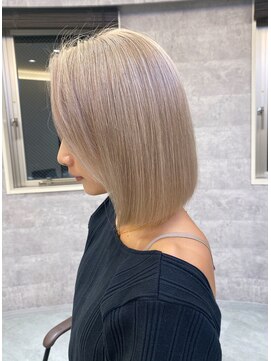 ルーブ トウキョウ(Loob. TOKYO) 《池袋》ハイトーンベージュ+ミディアムボブ(ダブルカラー)