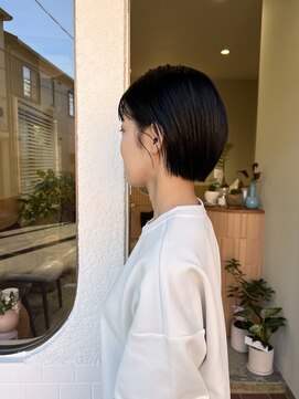 リン(Lin) 耳かけショートボブ