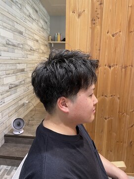 モエバイアリア(Moe by aria) 刈り上げアップバング