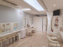 ラフテル(Raftel)の雰囲気（広々としたスペース☆サロンには更衣室もございます！）