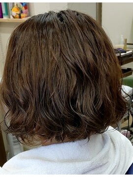 ブルブンガ(Berbunga) 【ゆるふわショート】ニュアンスパーマ×大人可愛いショートボブ