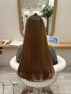 アドラーブル ココロ 新潟(adorable CoCoLo) 大人美人ワンカール小顔補正立体カットうるツヤ艶感前髪