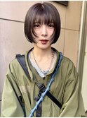 ミニボブ切りっぱなしボブハイトーンベージュカラーショートボブ