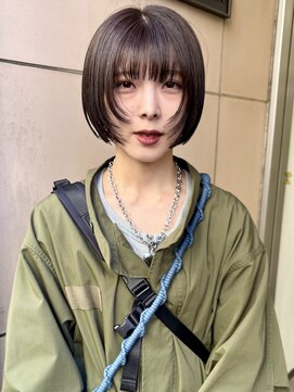 ヤイエ 青山店(yiye) ミニボブ切りっぱなしボブハイトーンベージュカラーショートボブ