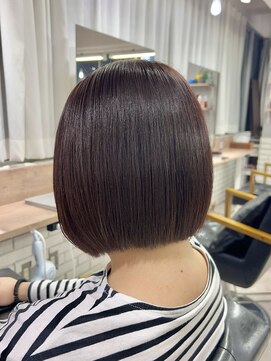 モク(mok) 艶髪大人可愛い丸み切りっぱなしボブ