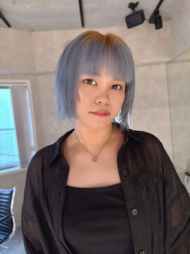 ハイプ(HYPE) ブリーチ/ダブルカラー/ルーツ/レイヤーボブ/ブルーシルバー