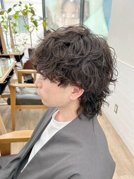 ネオリーブ クーロ メゾン 横浜(Neolive curro Maison) 波巻きスパイラル×ツイスパ　フェザーパーマ MEN’S HAIR