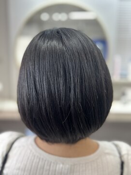 アオ 花咲町(a-o) ツヤツヤ輝くショートボブ♪