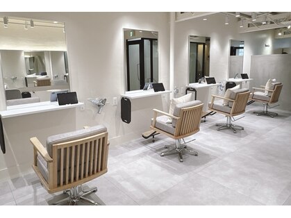 カエラ バイ アメリ(kaela by ameri)の写真