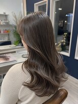 シエラヘアー(Sea Erra) トステアを使ったツヤツヤアッシュグレージュカラー