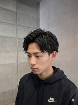 ワンワンオー バーバーショップ コンチネンタル(@110 BARBER SHOP continental)&nbsp;センターパートフェザーパーマツーブロックミドルフェード