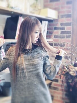 トロニー(TLONY) 少し大人な自分に…透明感溢れるヌーディロング♪【TLONY】