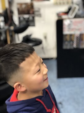 バーバーショップ エイチツー(BARBERSHOP H2) スキンフェード