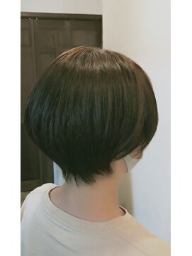リノカヒリ(Lino kahili) 美人ショート