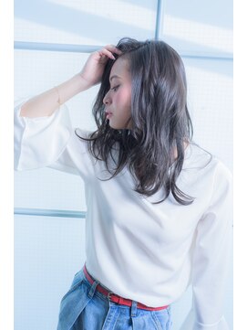 ミエル ヘア 新宿(miel hair) 〈mielhair新宿〉艶髪　レイヤー　透明感セミディ