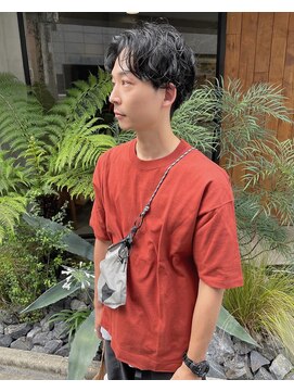 オムズ(OM's) センターパートパーマニュアンスパーマスパイラル毛流れパーマ