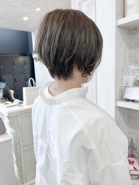 キャアリー(Caary) 福山市美容室Caary前下がりショートボブ透明感グレージュカラー