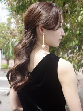 ビュートリアム 福岡(BEAUTRIUM) 品のある大人のハーフアップ