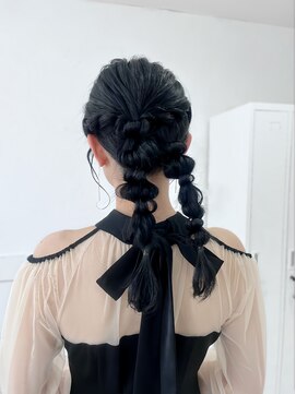 ネフ(NeF) 【MAI】ツイン編み下ろしアレンジ