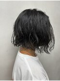癖毛を活かしたハンサムボブ