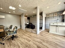 ムク(muku)の雰囲気（フルフラットのシャンプー台でリラックスしていただきます。）