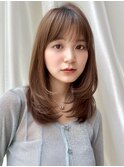 ミディアムレイヤーカットマロンベージュぱっつん前髪