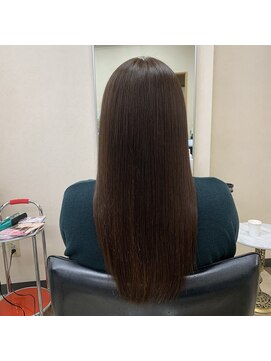 五感鷹匠 髪の診療所 やわらかモカブラウンの艶さらロング 40代｜髪質改善