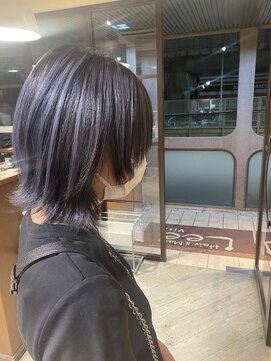 リー ヴィータ 上新庄(Lee Vita) ブルー×ブラック