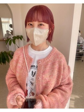 アメリ(Amelie) ぱつっとボブ＋ピンクカラー