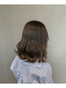 ハイル(KHAIR) 柔らかオリーブカラー