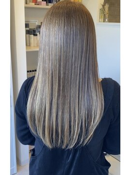 ヴィアスヘアー(vias hair) 明るめの白髪染めのリタッチ×ストレートロング