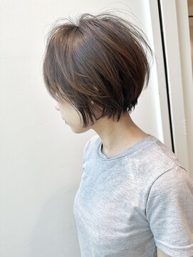 ステア ケース(stair case) 大人かわいいナチュラルショート耳かけ髪質改善カラー