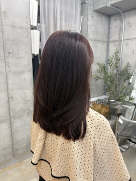ウリ 横浜(uli) 【NAGOMI指名】ほんのりカシスとレイヤーカット