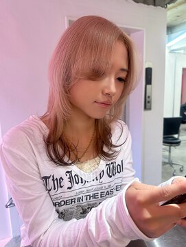 ダズリングディア(Dazzling Deer) ホワイトベージュ/ベージュ/レイヤーカット/デザインカラー