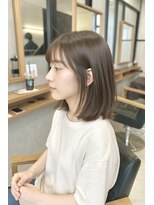 ソッカ(socca)&nbsp;切りっぱなしミディアムレイヤーボブ